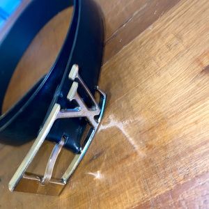 Louis Vuitton black men’s belt, silver buckle